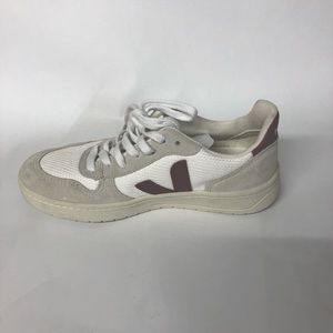 Veja V-10 Lace Up Sneakers. Color: White/Marsala.